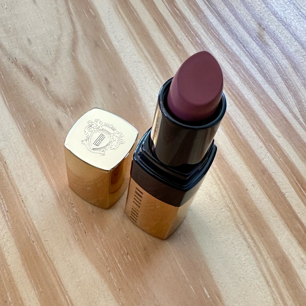 Bobbi Brown Luxe Lipstick in the shade Pink Buff